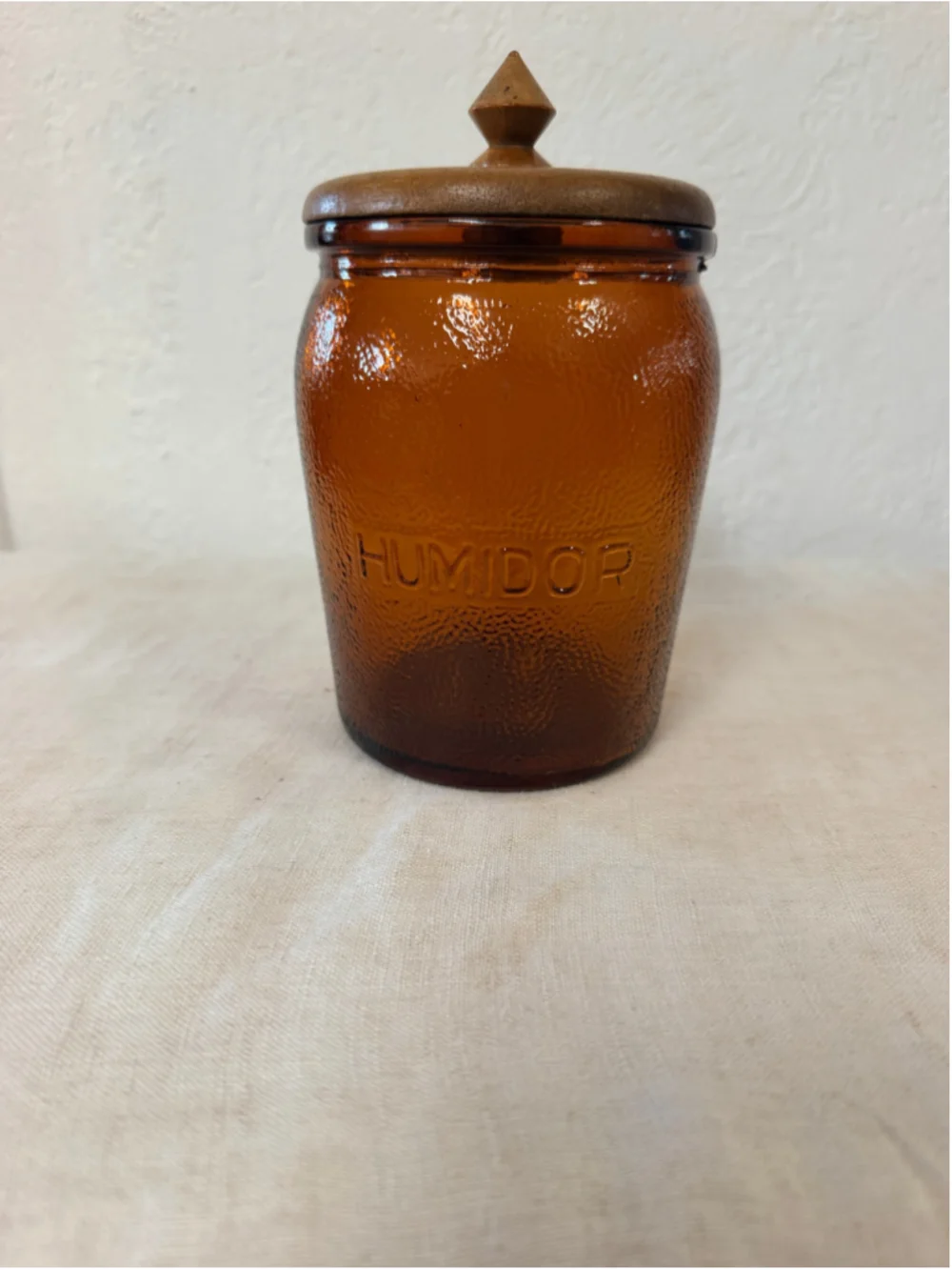 Vintage Lord Chesterfield Amber Glass Humidor with Lid and 10 Pipe Rack